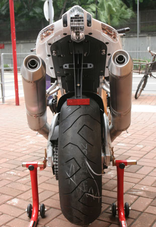全球限量300台Aprilia Tuono 1000 R