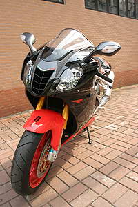 全球限量200台的：Aprilia RSV1000R