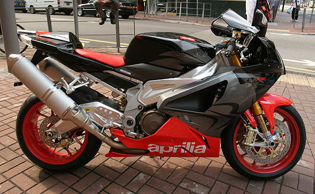 全球限量200台的：Aprilia RSV1000R
