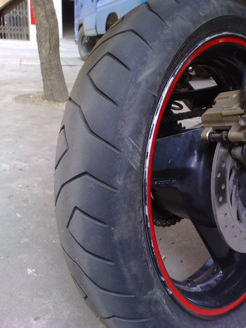 卖全热溶PIRELLI轮胎一担