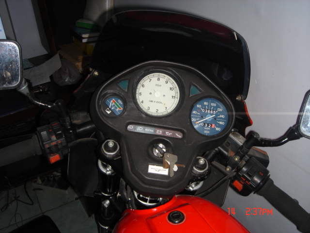忍痛卖自己收藏的GUZZI650车