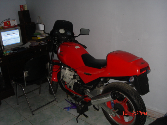 忍痛卖自己收藏的GUZZI650车