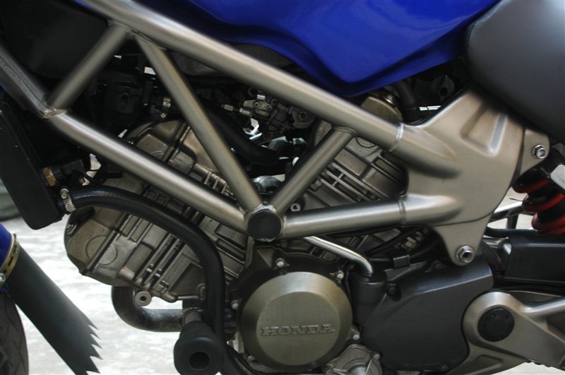 湖南郴州代友出售98VTR250