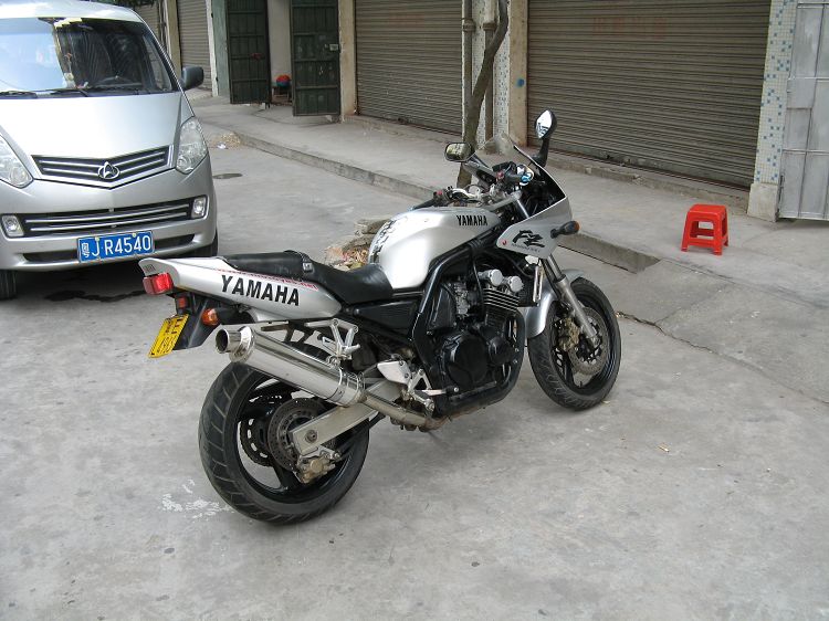 开平1.38W转让98年YAMAHA FZ400一台,大量实物图