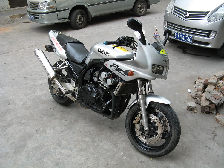 开平1.38W转让98年YAMAHA FZ400一台,大量实物图