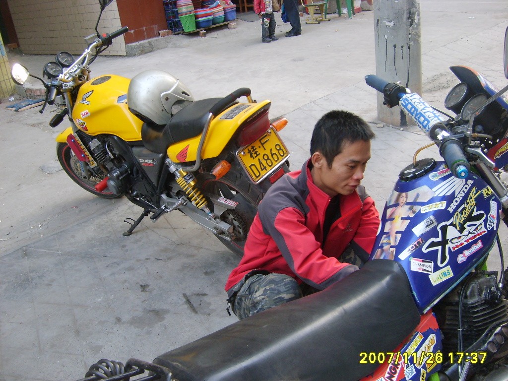 南宁出售94CR250,以及94CB400！