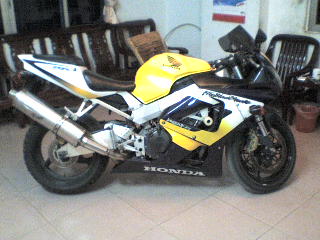云浮地区出售本田CBR929一台35000元