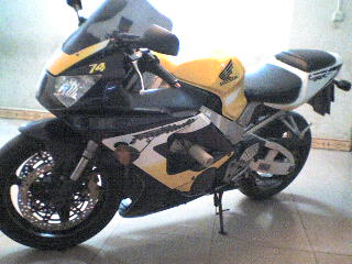 云浮地区出售本田CBR929一台35000元