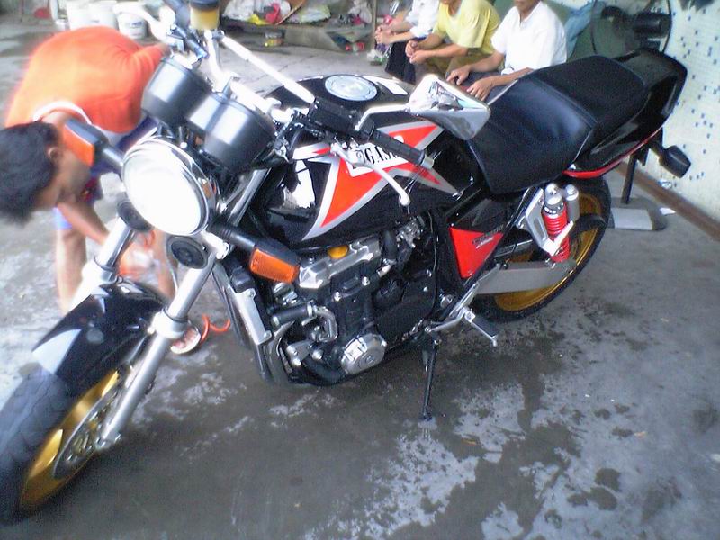 江门荷塘代友出售CB1000一台23000元可小刀