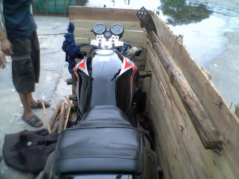 江门荷塘代友出售CB1000一台23000元可小刀