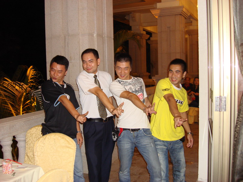 由阿嘟传受！“M2四人蛇舞”表演！