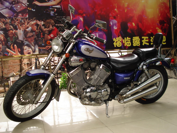 YAMAHA 400CC
