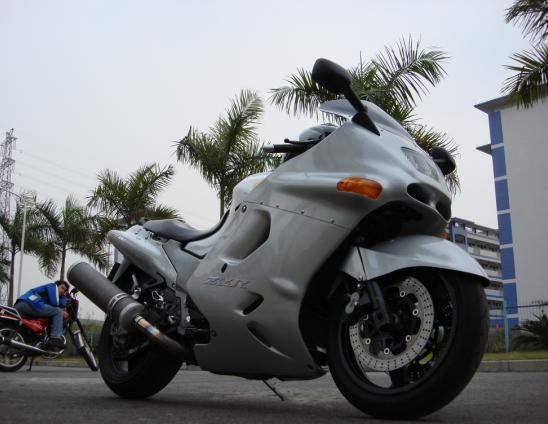[原创]江门卖kawasaki ZZR1100一辆２３０００元