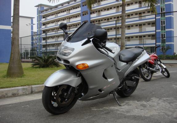 [原创]江门卖kawasaki ZZR1100一辆２３０００元