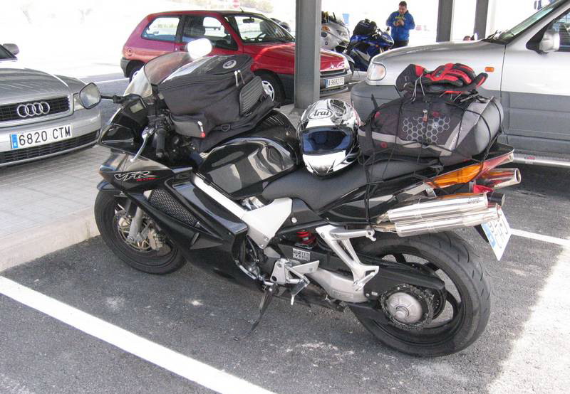 发几张VFR800的靓照。。。。