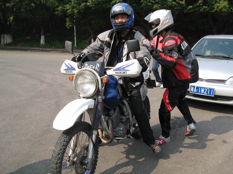 [贴图]坐豪华大巴去三水会车友
