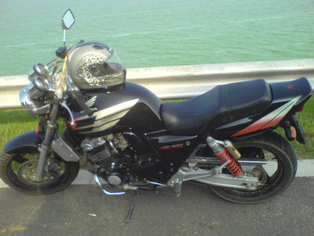 江苏地区出售95年CB400！！13000大元！