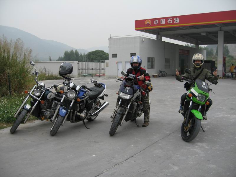 几个车友,无聊,小游台山