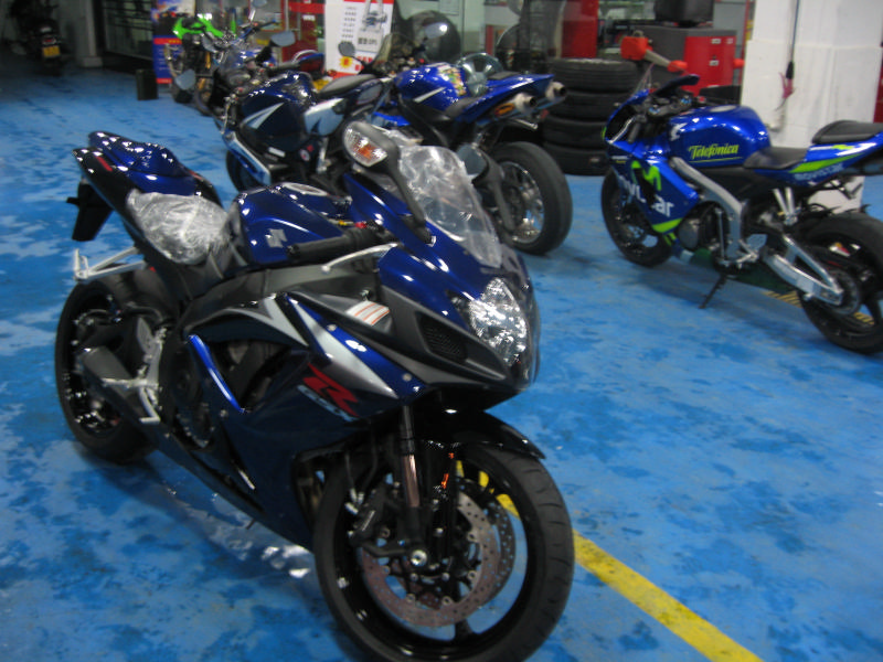 [分享]至尊宝的07GSX-750返来了!