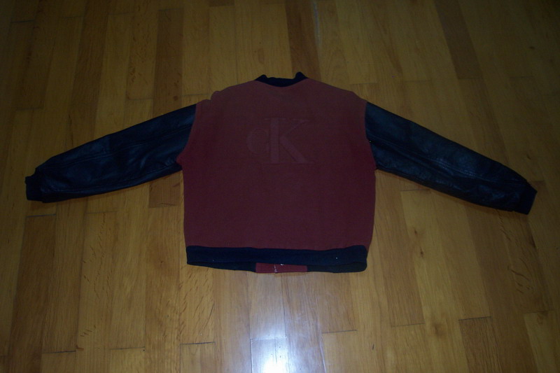 [推荐]武汉出售进口皮袖CK牌棒球服一件。150元。