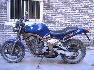 出售YAMAHA-SRX400一台!