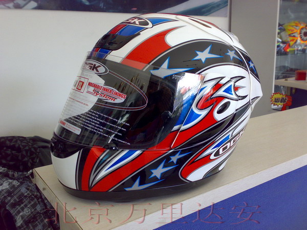 东莞1600出售全新OGK FF4头盔