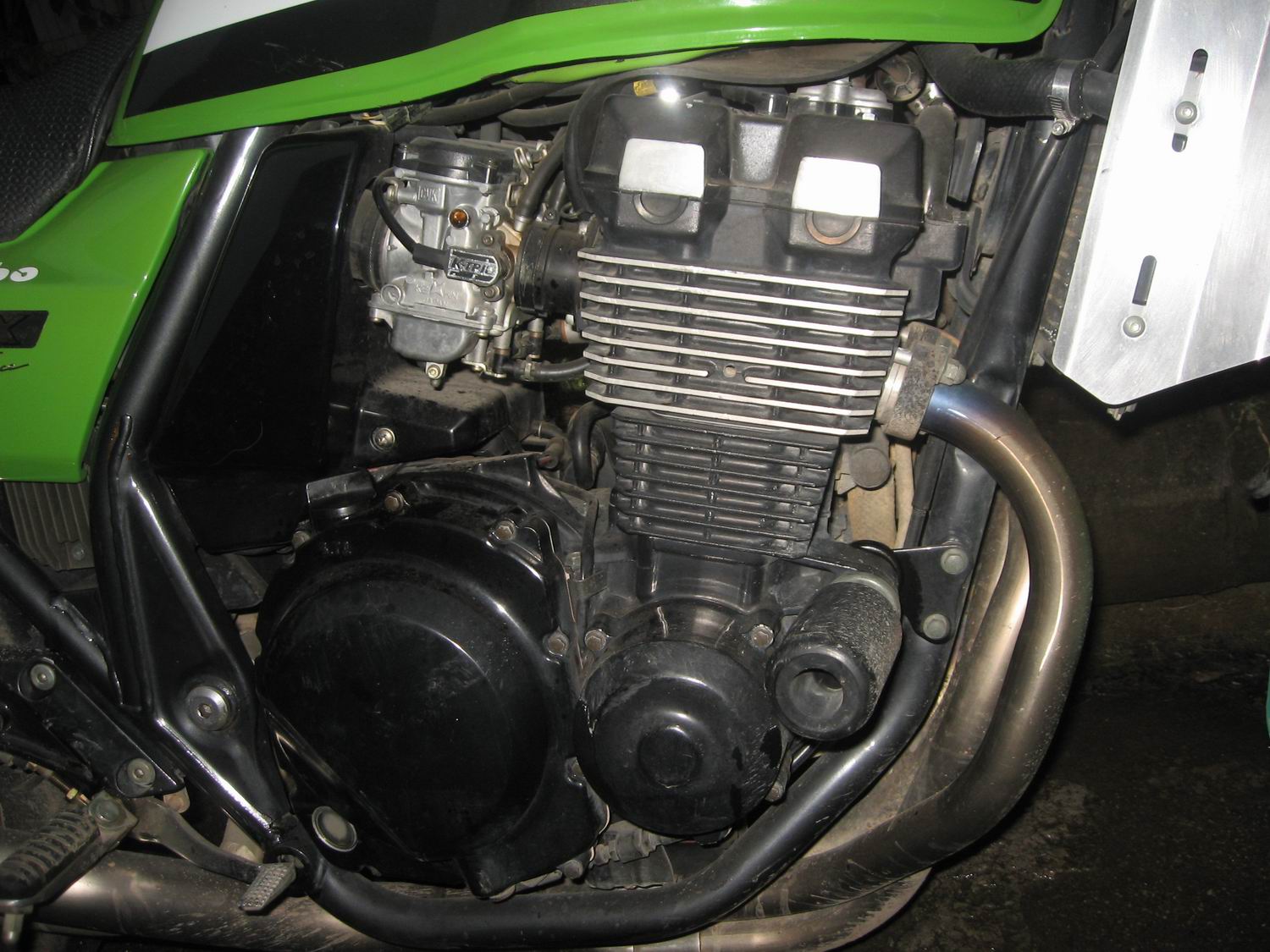 广西贺州40300元代友出售94CB,98CB,03ZRX400.