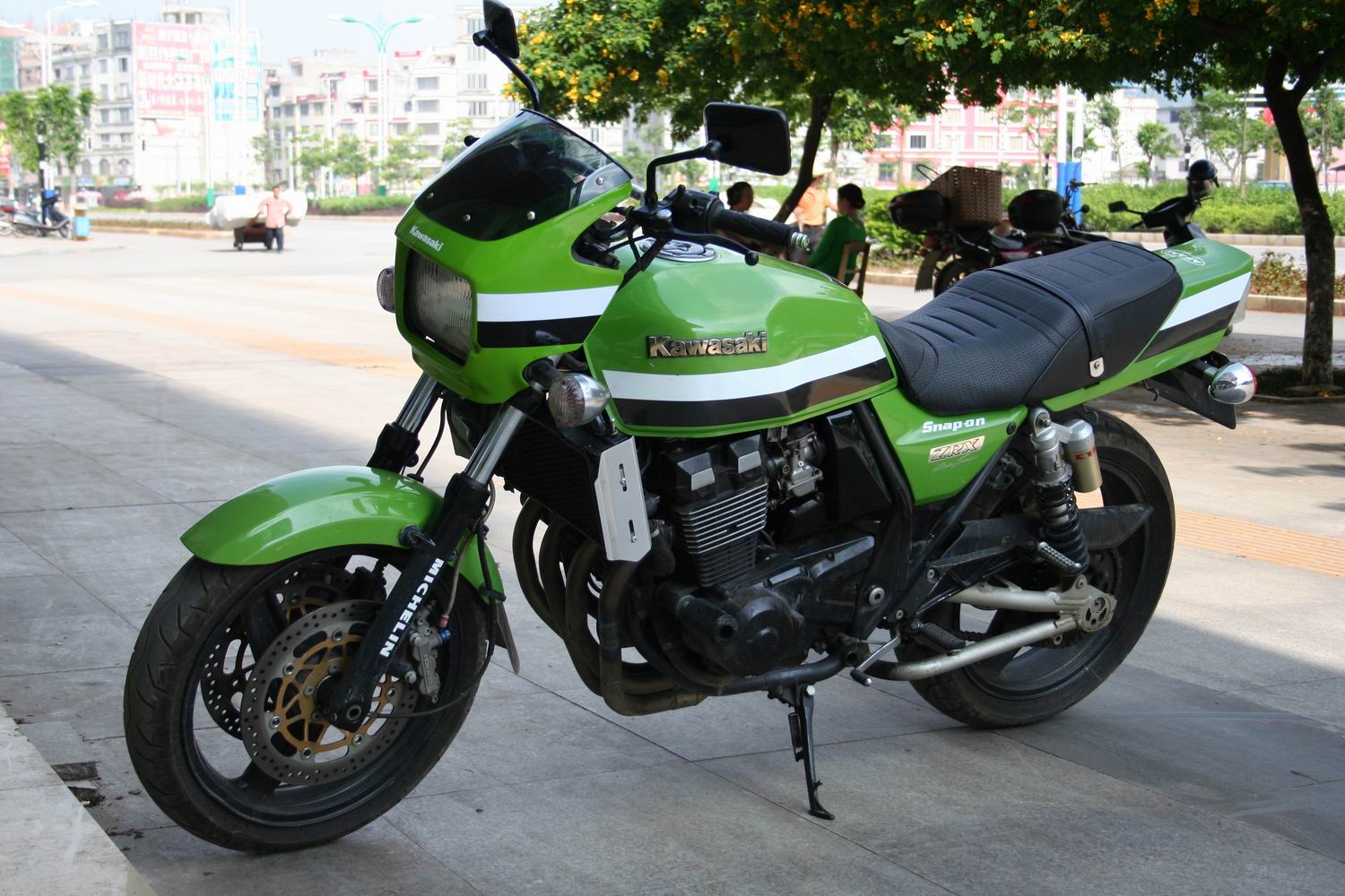 广西贺州40300元代友出售94CB,98CB,03ZRX400.
