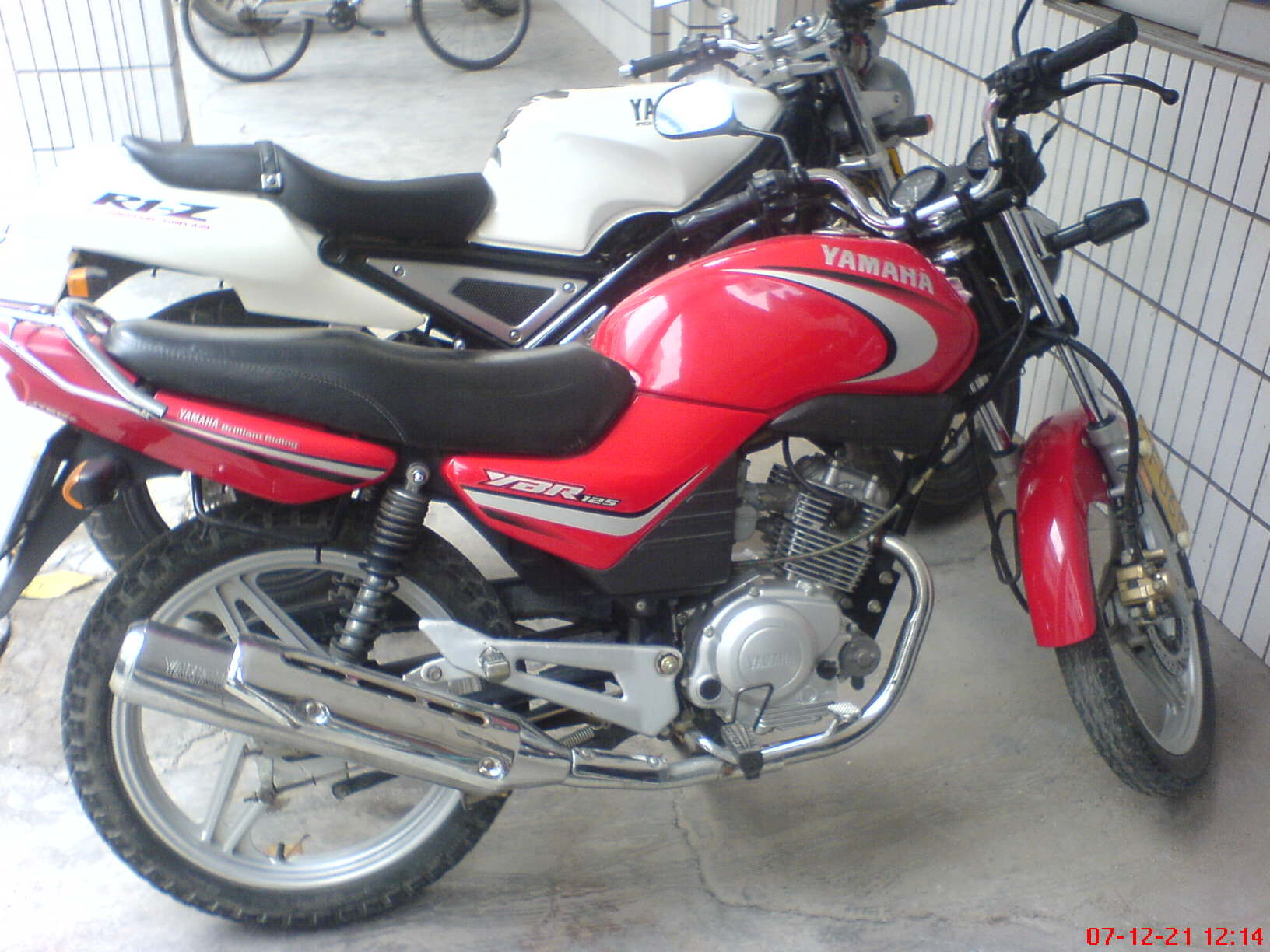 佛冈卖06天剑5500.和一部TOYOTA右呔车9500.