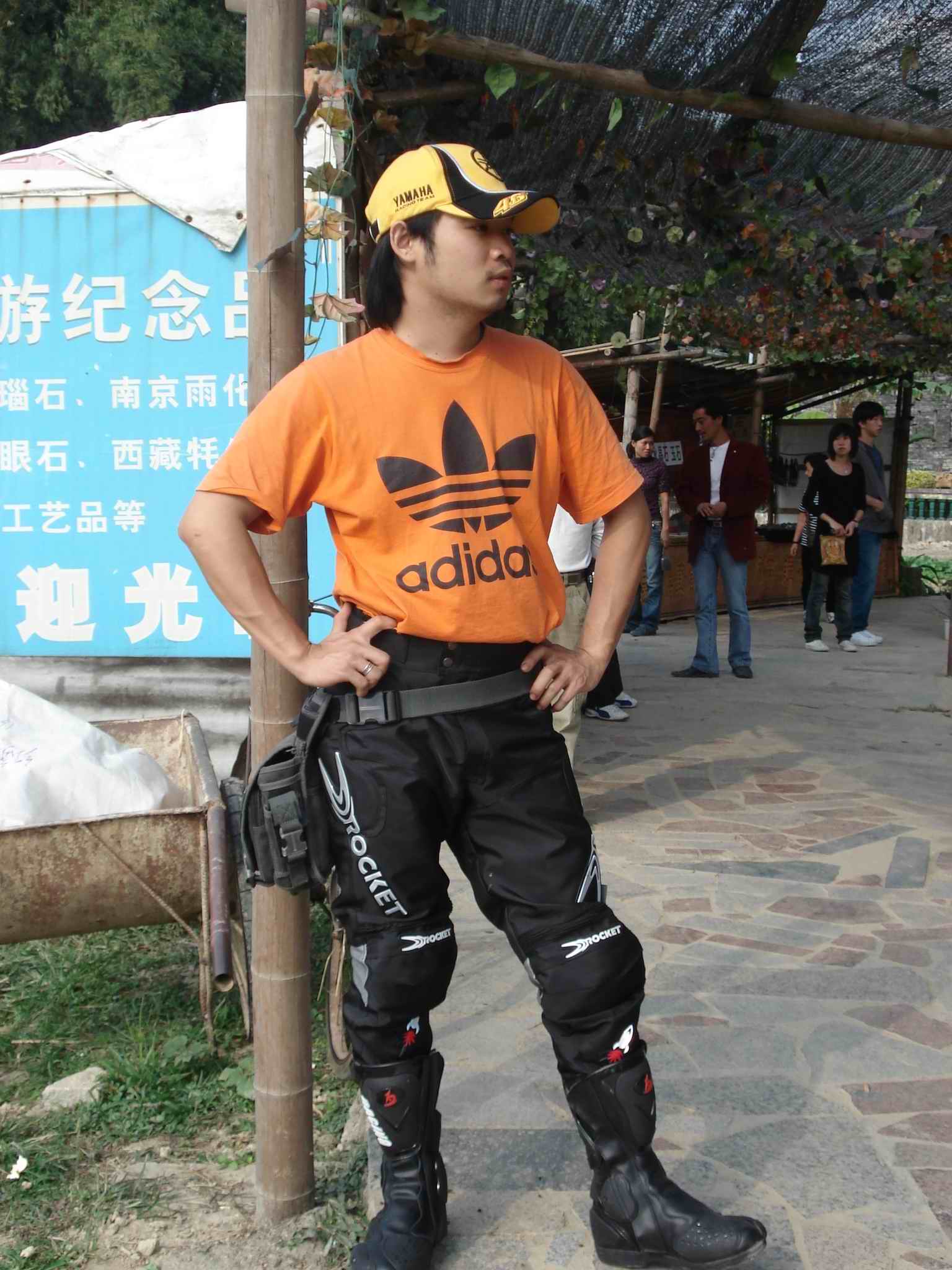 M2与KT 应雅哈马邀请,游街街...