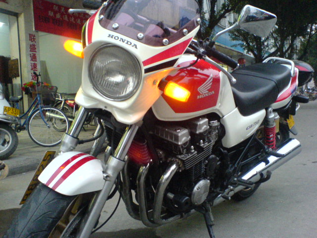 [原创]云浮郁南转让９５ＣＢ７５０手续齐全１５０００元