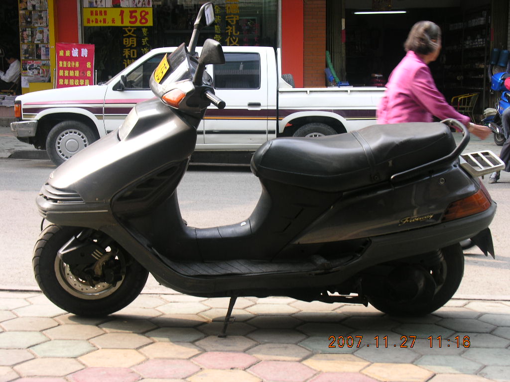 广西百色5500元卖两架250cc单缸车.