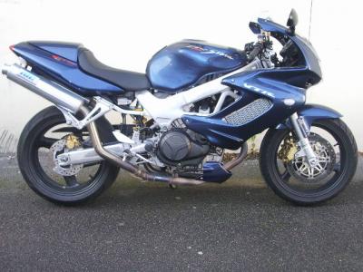 各式各样的HONDA VTR1000F！！