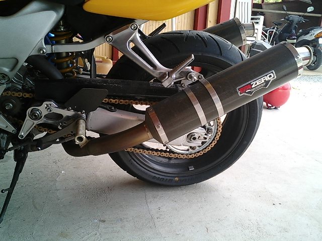 各式各样的HONDA VTR1000F！！