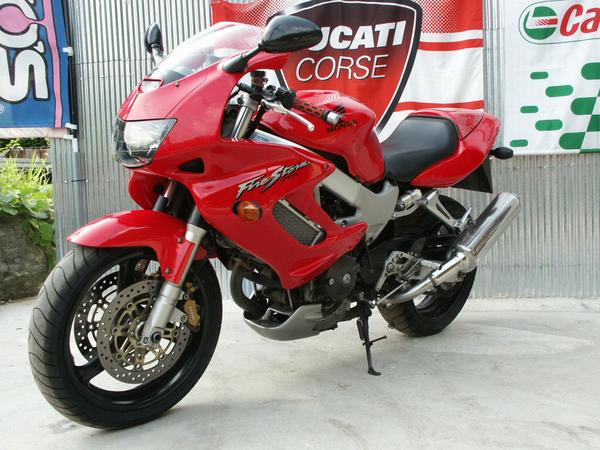 各式各样的HONDA VTR1000F！！
