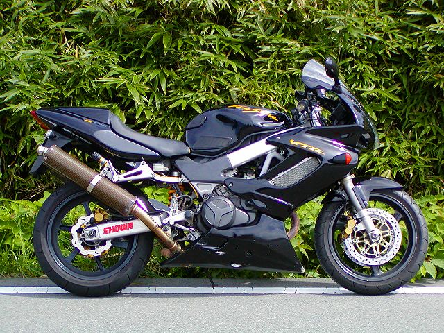 各式各样的HONDA VTR1000F！！