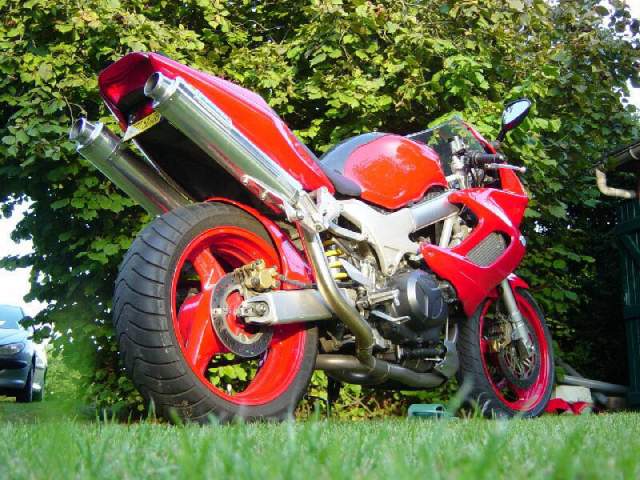 各式各样的HONDA VTR1000F！！