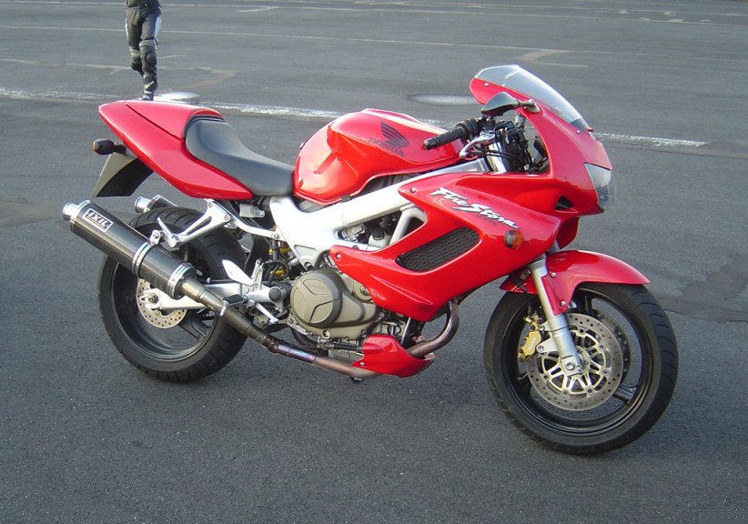 各式各样的HONDA VTR1000F！！