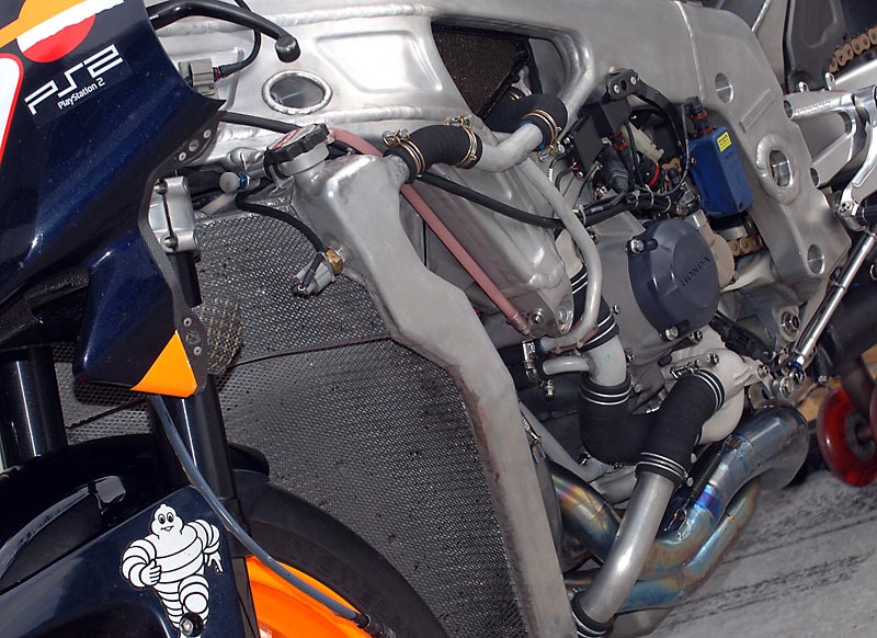 我的收藏：HONDA RC211V 超清细节图片