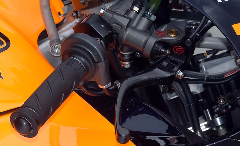 我的收藏：HONDA RC211V 超清细节图片