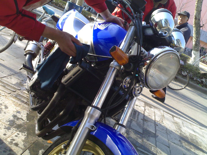 南京地区14500转让97CB400一辆。