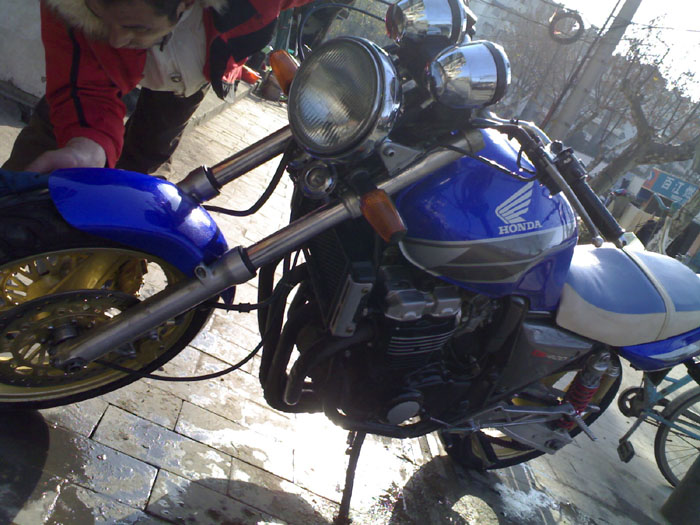 南京地区14500转让97CB400一辆。