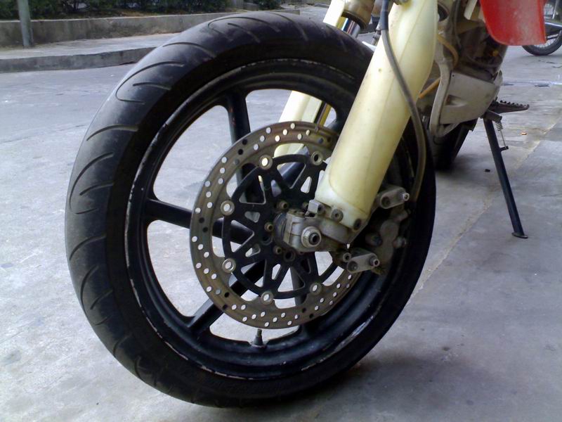 鹤山车友激改CRF450滑胎车出售2.5W可刀加送原装车古越野胎