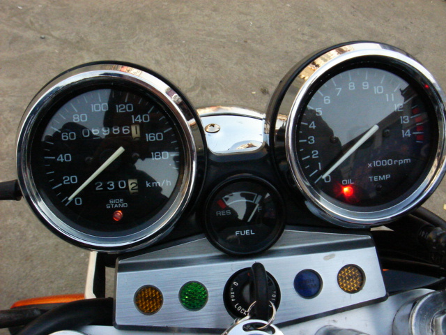 湖南极品水货 95CB400 14000块。真牌真档