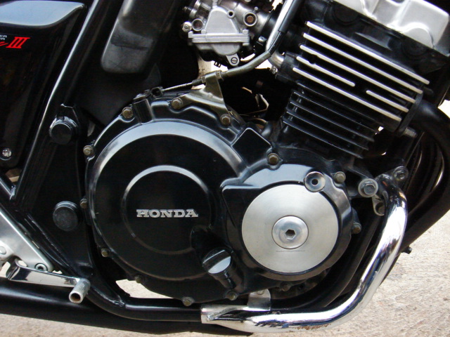 湖南极品水货 95CB400 14000块。真牌真档