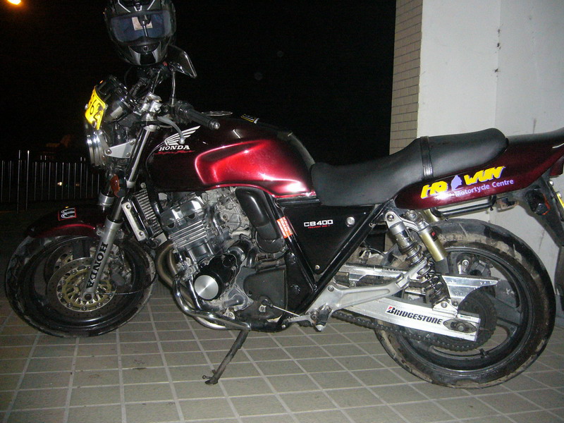 广州海珠区出售94CB400,9000元.