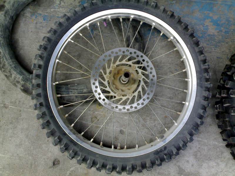 鹤山车友激改CRF450滑胎车出售2.5W可刀加送原装车古越野胎