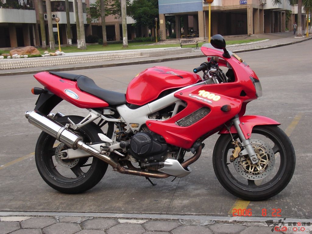 中山2万3出售98本田VTR1000