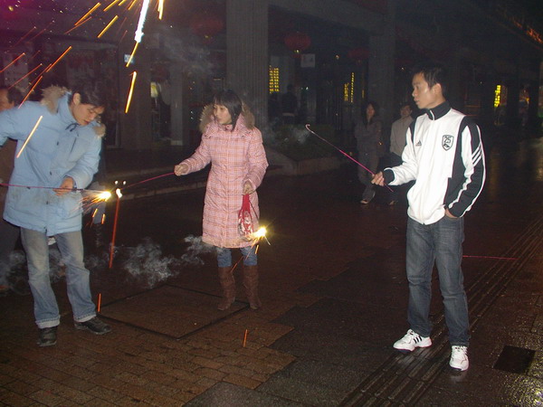 2車3人2800公里來回湖南張家界