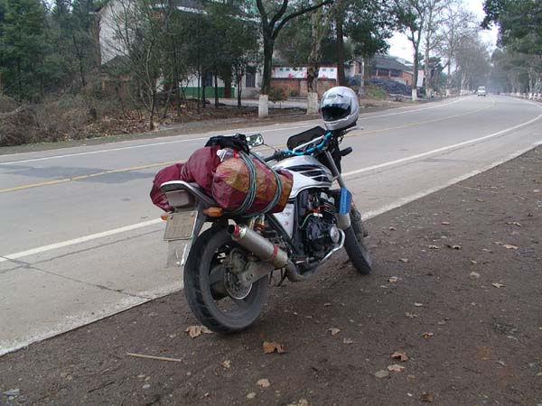 2車3人2800公里來回湖南張家界